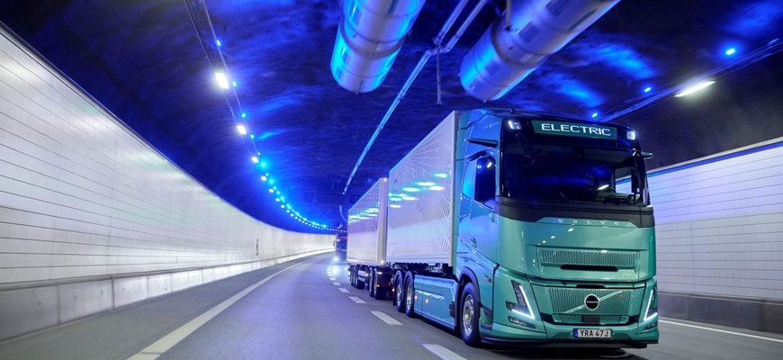 Elektrické Volvo FH zvládne 80-tonovú súpravu. Koľko prejde s nákladom?