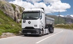 Daimler Truck spojil sily s Kawasaki. Budú do Európy voziť kvapalný vodík