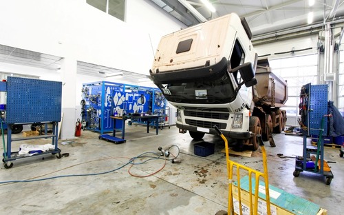 Servisné náklady flotily: Autorizovaný vs. nezávislý servis