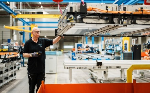V Mercedes-Benz Trucks rozšírili portfólio náhradných dielcov o repasovanú trakčnú baterku