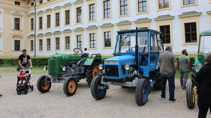 VETERANFEST SLAVKOV 2023: NA SVOJE SI PRIŠLI AJ MILOVNÍCI NÁKLADNÝCH ÁUT