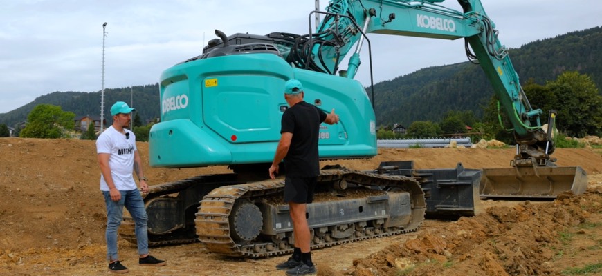 Báger a buldozér v jednom? Unikátny KOBELCO ED160 Blade Runner