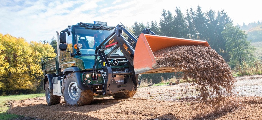 Nový Mercedes-Benz Unimog je kategorizovaný ako traktor, no legálne zvláda aj diaľnicu