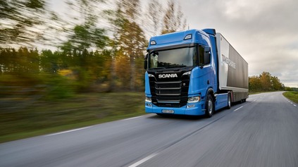 SYSTÉM VAROVANIA SCANIA ZDOKONALILA. VODIČA UPOZORNÍ V PREDSTIHU