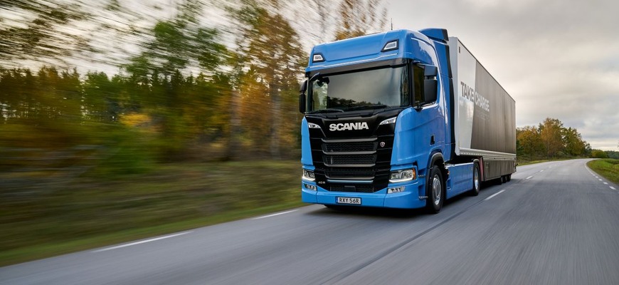 Systém varovania Scania zdokonalila. Vodiča upozorní v predstihu