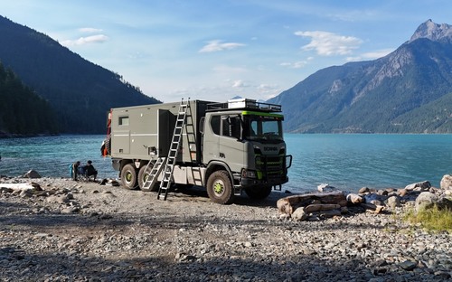 Scania 500R 6x6 XT: Big Shrek mieri na koniec sveta po Panamerickej diaľnici