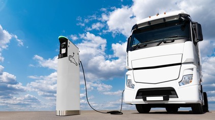 Podiel elektrických úžitkových áut bude v roku 2040 minimálne 40 %. Plán EÚ je pritlačiť