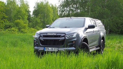 TEST ISUZU D-MAX 4X4 V-CROSS: ZAHOĎ VIDLY, DAJ MONTÉRKY NA KLINEC A NIČ ŤA NEZASTAVÍ