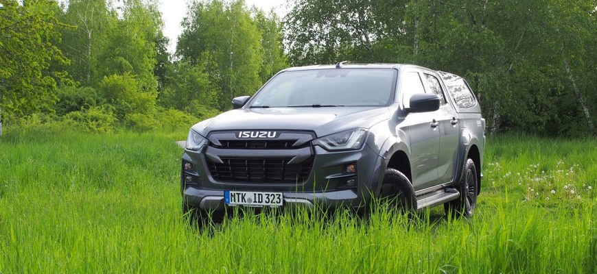 Test Isuzu D-Max 4x4 V-Cross: Zahoď vidly, daj montérky na klinec a nič ťa nezastaví