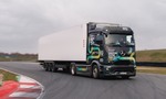Mercedes-Benz chce dostať eActros 600 do Guinnessovej knihy rekordov. Aj s asistenciou polície
