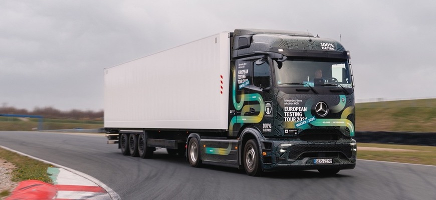 Mercedes-Benz chce dostať eActros 600 do Guinnessovej knihy rekordov. Aj s asistenciou polície
