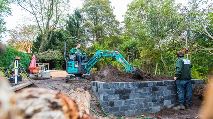 MINIBAGER KOBELCO SK10SR-2E – MINIBAGER S VEĽKÝMI SCHOPNOSTAMI