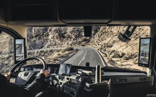 Volvo pridáva do áut kameru na sledovanie vodiča. Sledovanie ich očí zlepší bezpečnosť na cestách