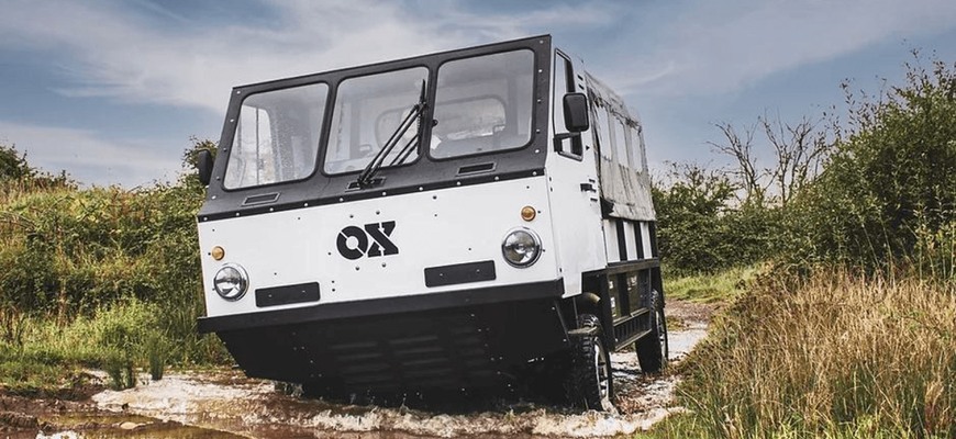 Gordon Murray navrhol nákladný elektromobil pre rozvojové krajiny. OX testujú v africkej Rwande