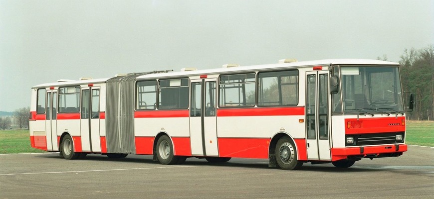 Kĺbová Karosa vznikla, lebo musela. Štát už nechcel platiť zahraničnou menou za dielce na Ikarusy