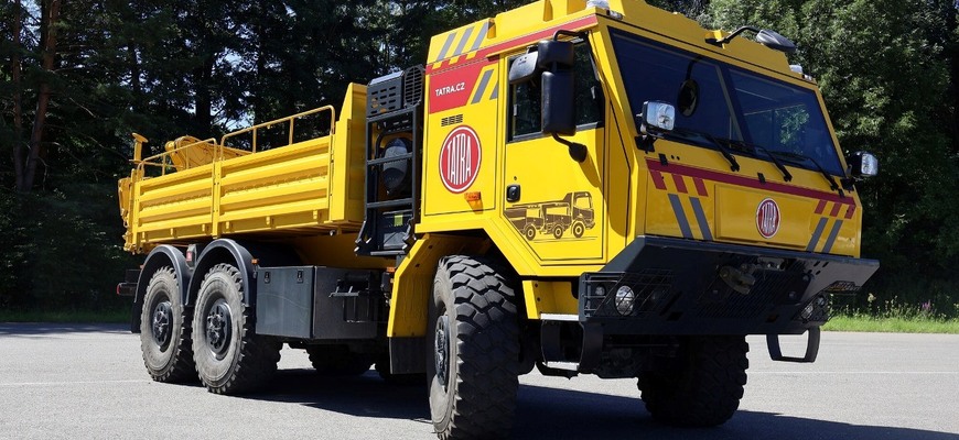 Táto služobná Tatra Force slúži automobilke pri skúškach odolnosti kabín pri výbuchoch