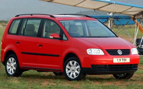 Nemecká veľkopriestorová ikona oslavuje. VW Touran má 20 rokov