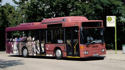 MERCEDES-BENZ O 405 N BOL AUTOBUSOM SO ŠPECIÁLNYM POVOLENÍM. JAZDIL AJ TAM, KDE INÉ NEMOHLI