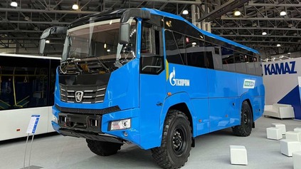 Najlepšie úžitkové auto roka 2023 je terénny autobus. Kamaz-6250 jazdí na naftu aj zemný plyn