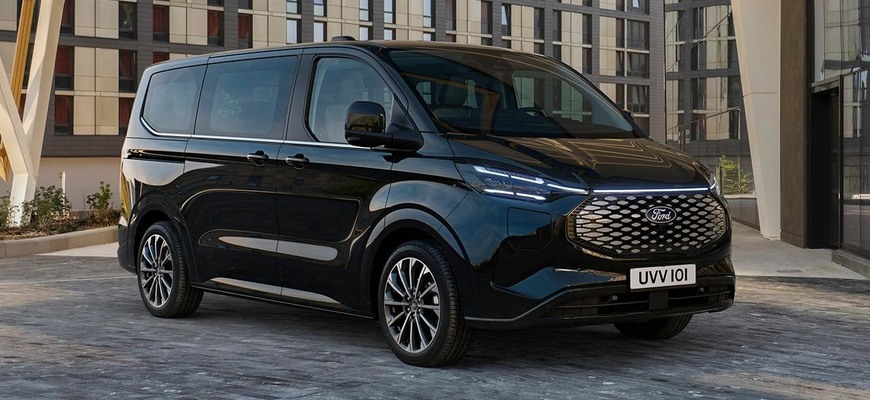 Nový Ford Tourneo Custom vyhlásil útok na Multivan. Ford zverejnil jeho slovenské ceny